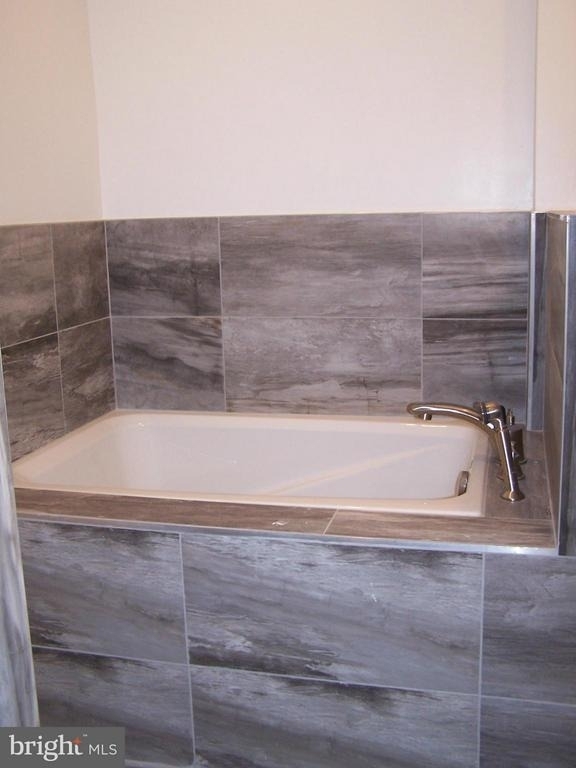 6434 Eastleigh Court - Photo 19