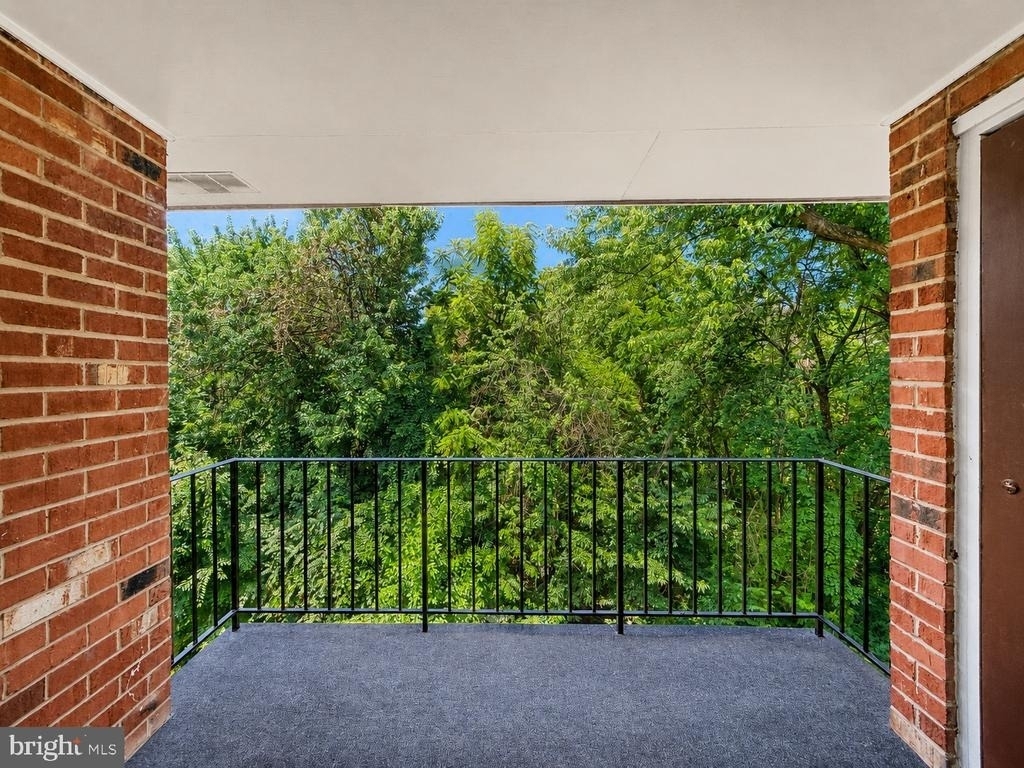 3830 Lyndhurst Drive - Photo 6