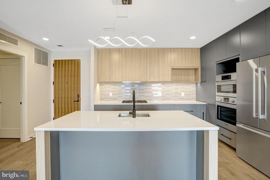 255 W Falls Station Boulevard - Photo 1