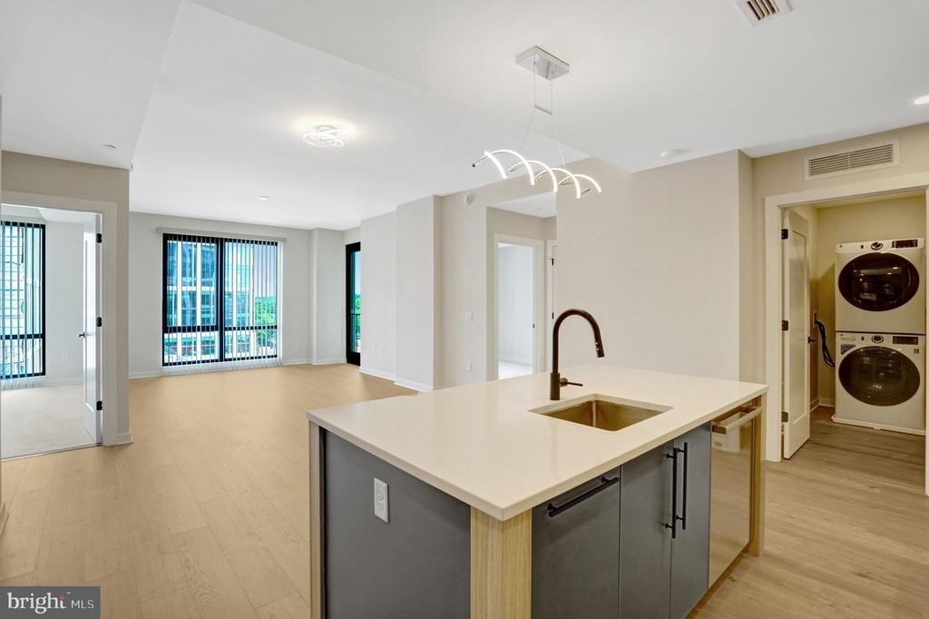 255 W Falls Station Boulevard - Photo 3
