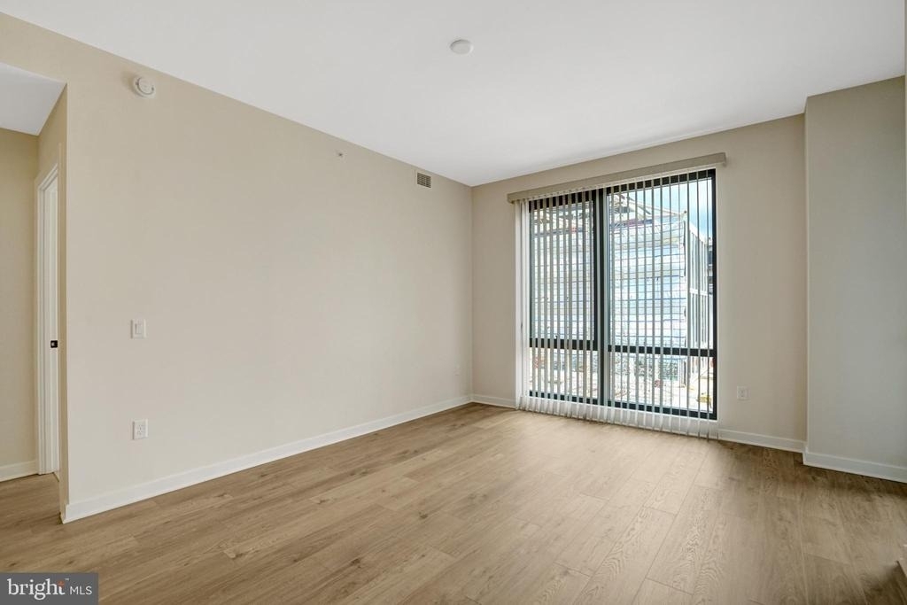 255 W Falls Station Boulevard - Photo 10