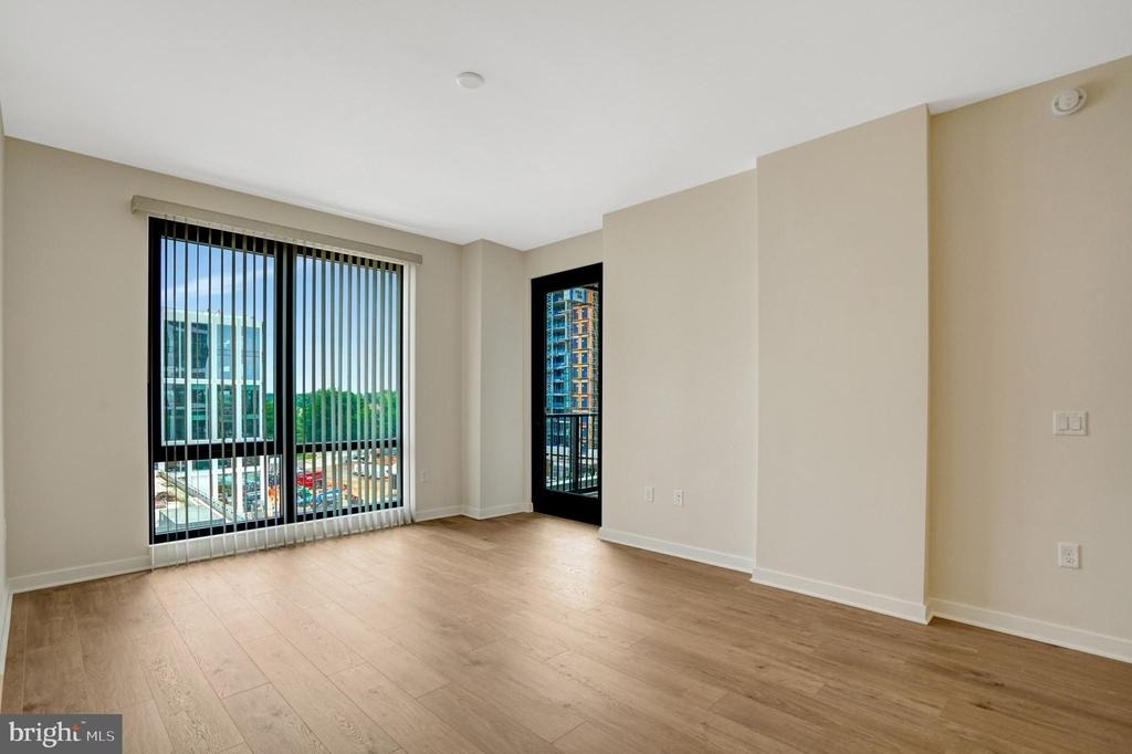 255 W Falls Station Boulevard - Photo 11
