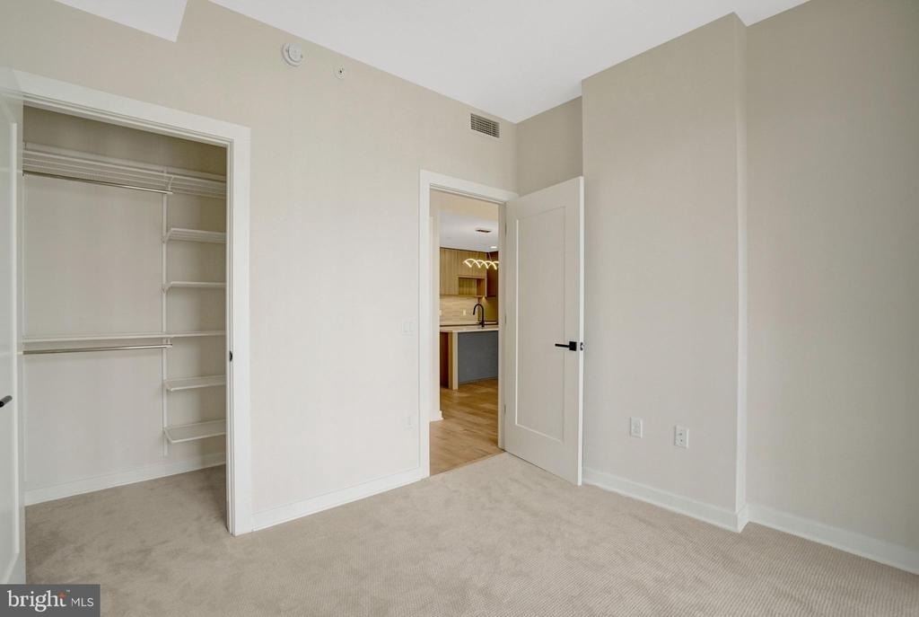 255 W Falls Station Boulevard - Photo 20