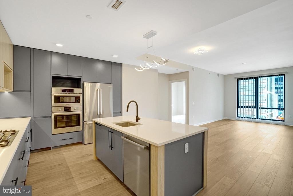 255 W Falls Station Boulevard - Photo 4