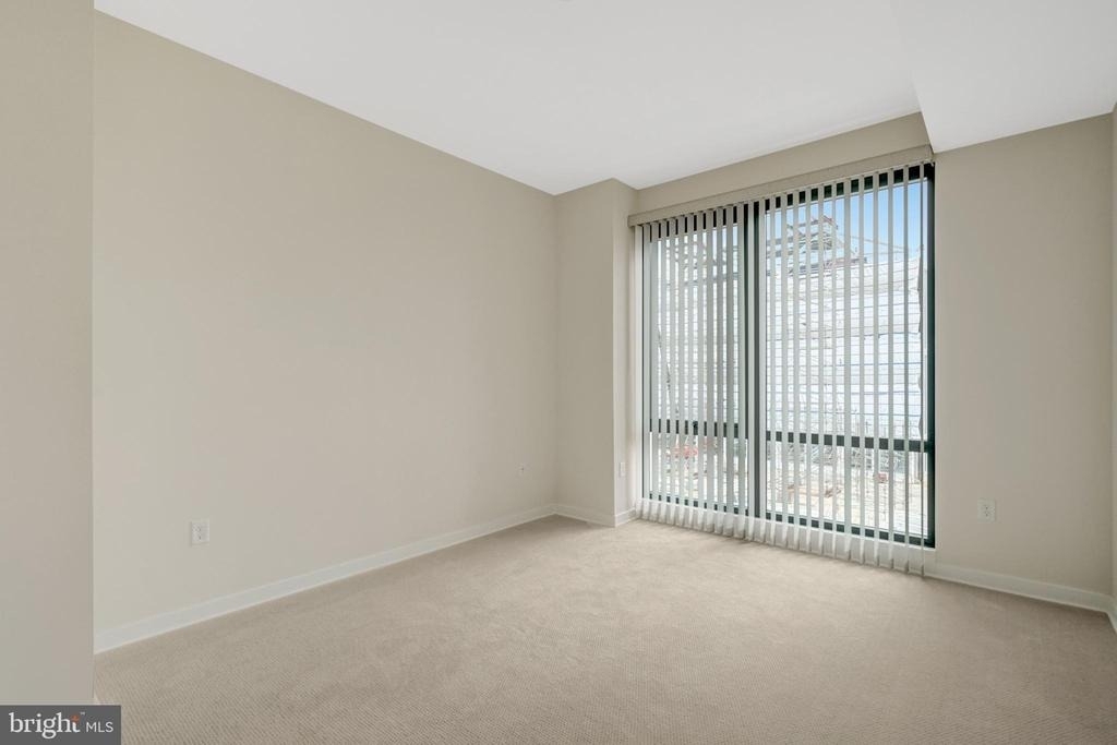 255 W Falls Station Boulevard - Photo 23