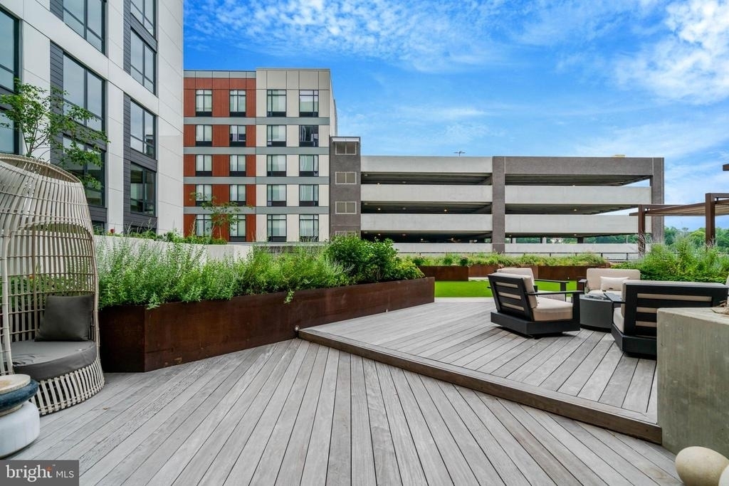 255 W Falls Station Boulevard - Photo 32
