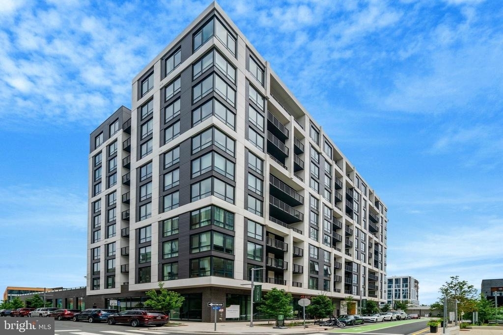 255 W Falls Station Boulevard - Photo 0