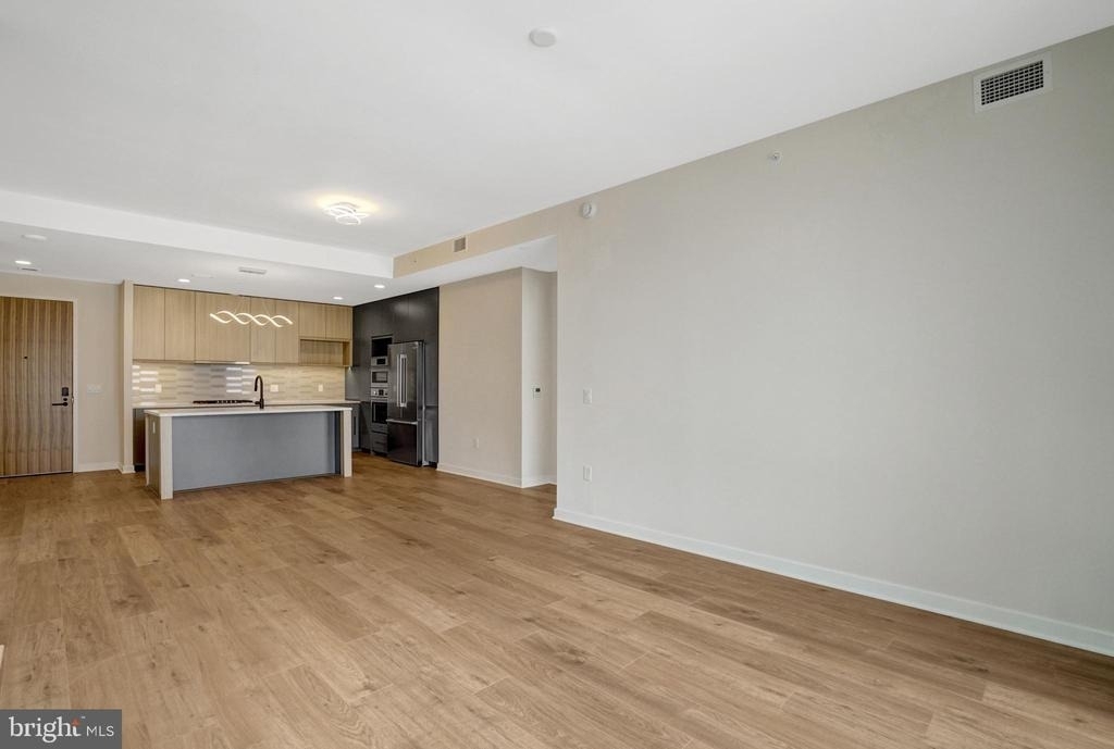 255 W Falls Station Boulevard - Photo 16
