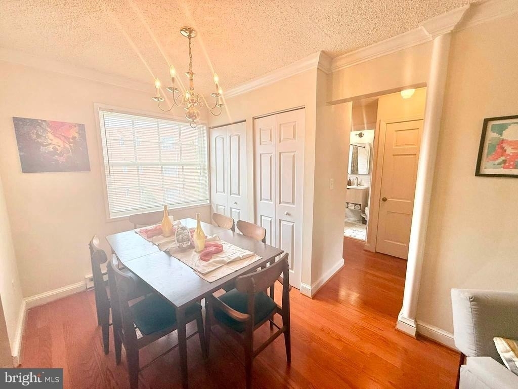 1616 W Abingdon Drive W - Photo 4