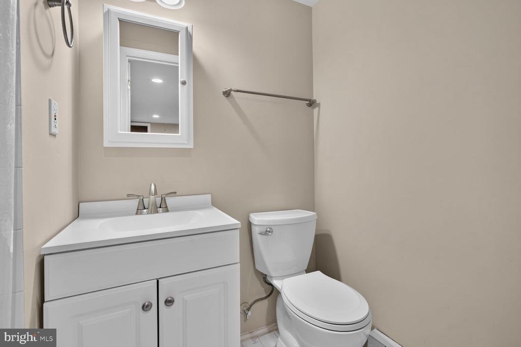 3919 N Chesterbrook Road - Photo 19