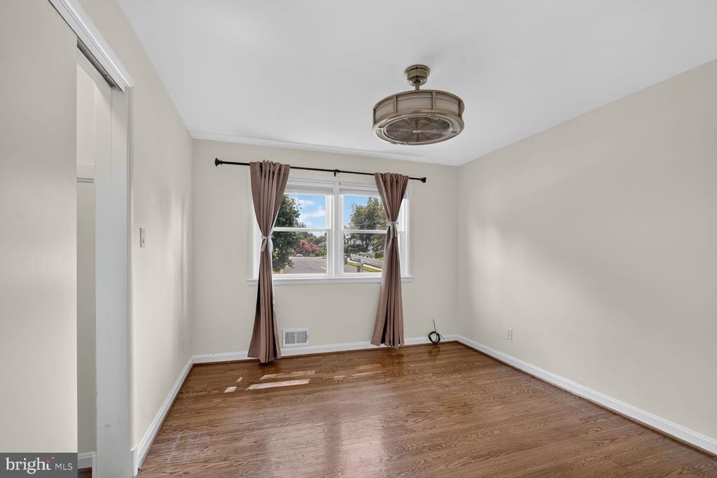 3919 N Chesterbrook Road - Photo 13