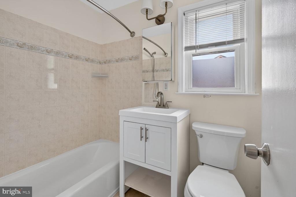 3919 N Chesterbrook Road - Photo 12