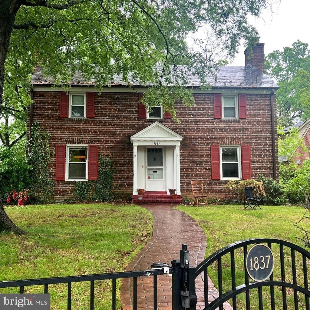 1837 N Hartford Street - Photo 0
