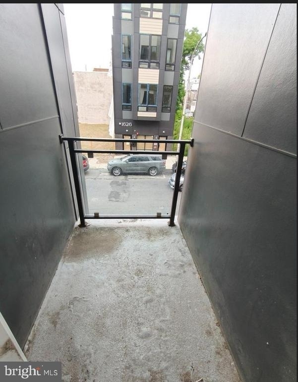 1621 Ridge Avenue - Photo 8