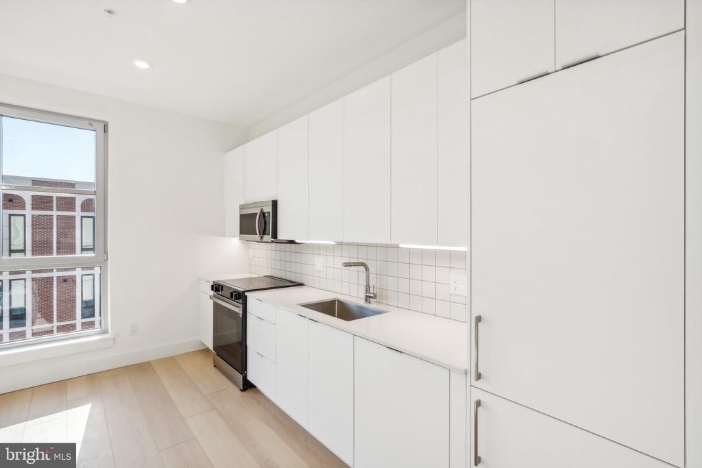 2406 Frankford Avenue - Photo 7