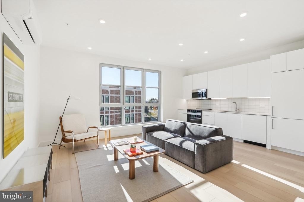 2406 Frankford Avenue - Photo 3