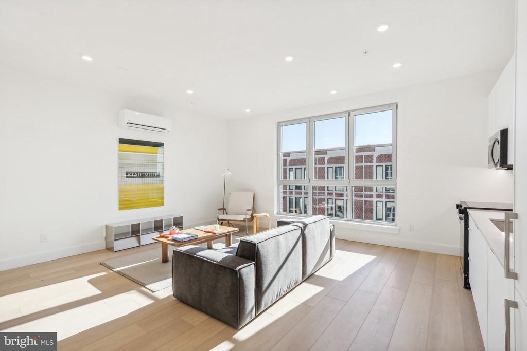 2406 Frankford Avenue - Photo 5