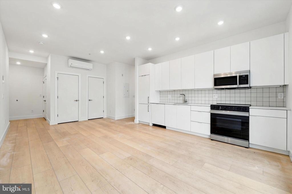 2406 Frankford Avenue - Photo 6