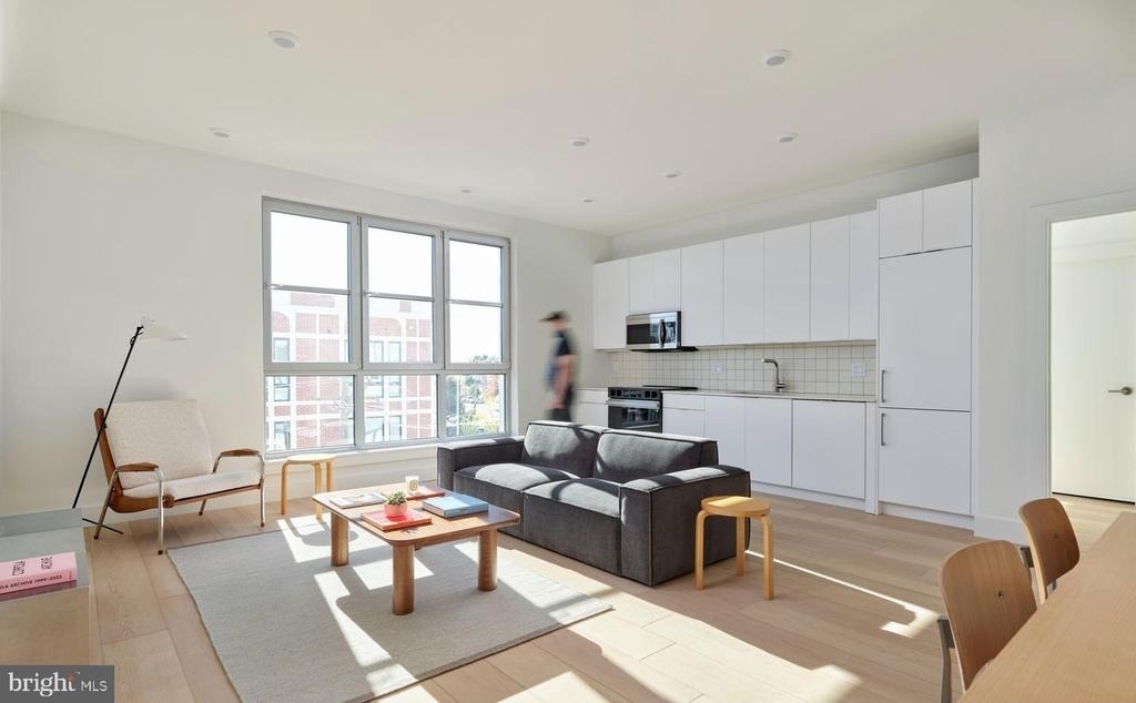 2406 Frankford Avenue - Photo 2
