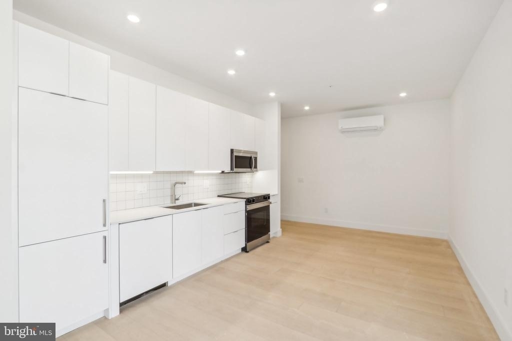 2406 Frankford Avenue - Photo 7