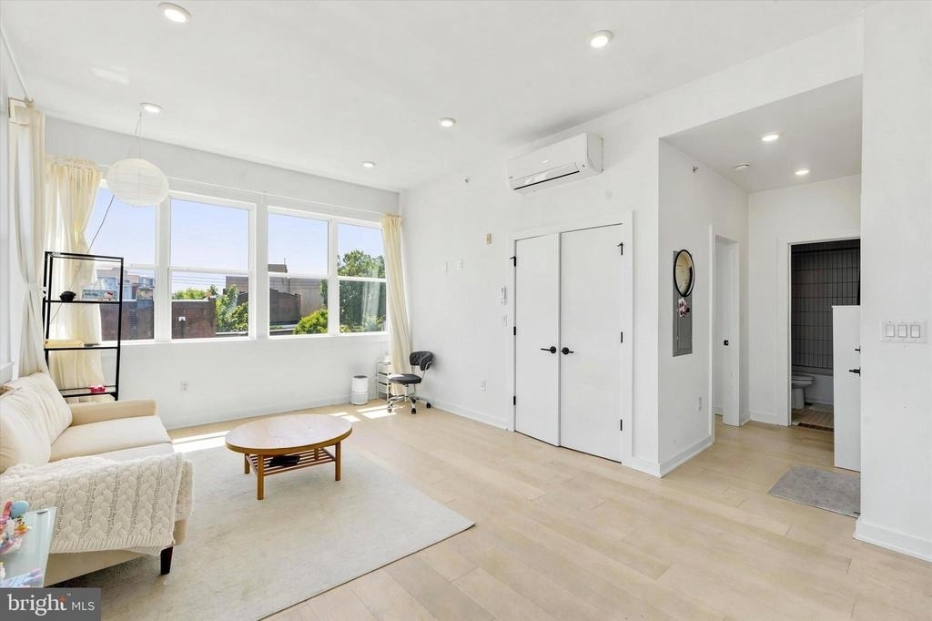 2525 Frankford Avenue - Photo 3