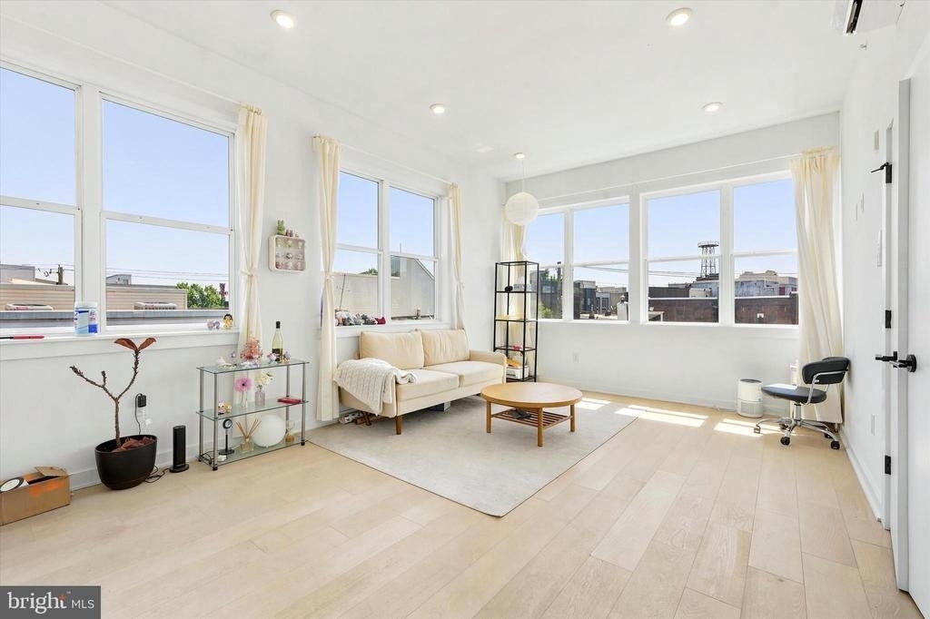 2525 Frankford Avenue - Photo 2