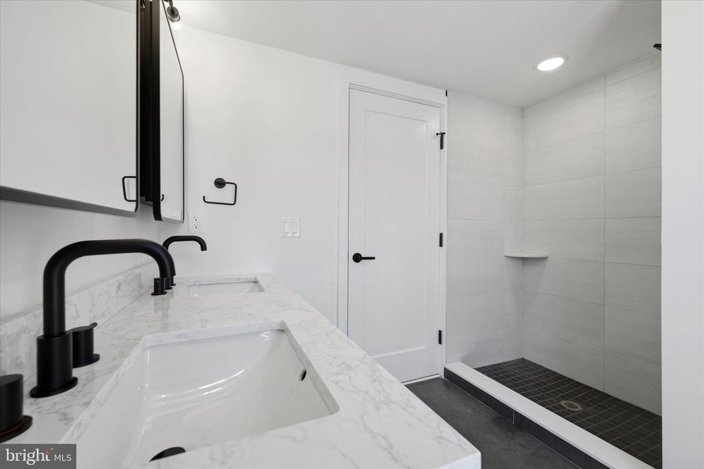 627 N 16th Street - Photo 7