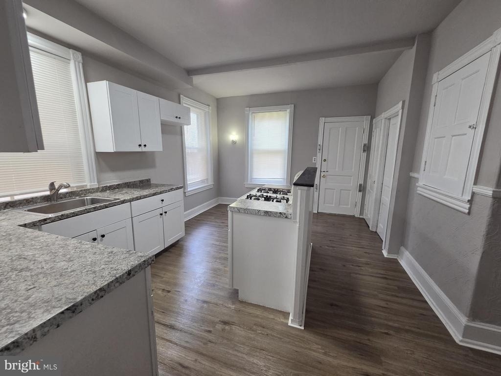 5109 Knox Street - Photo 8