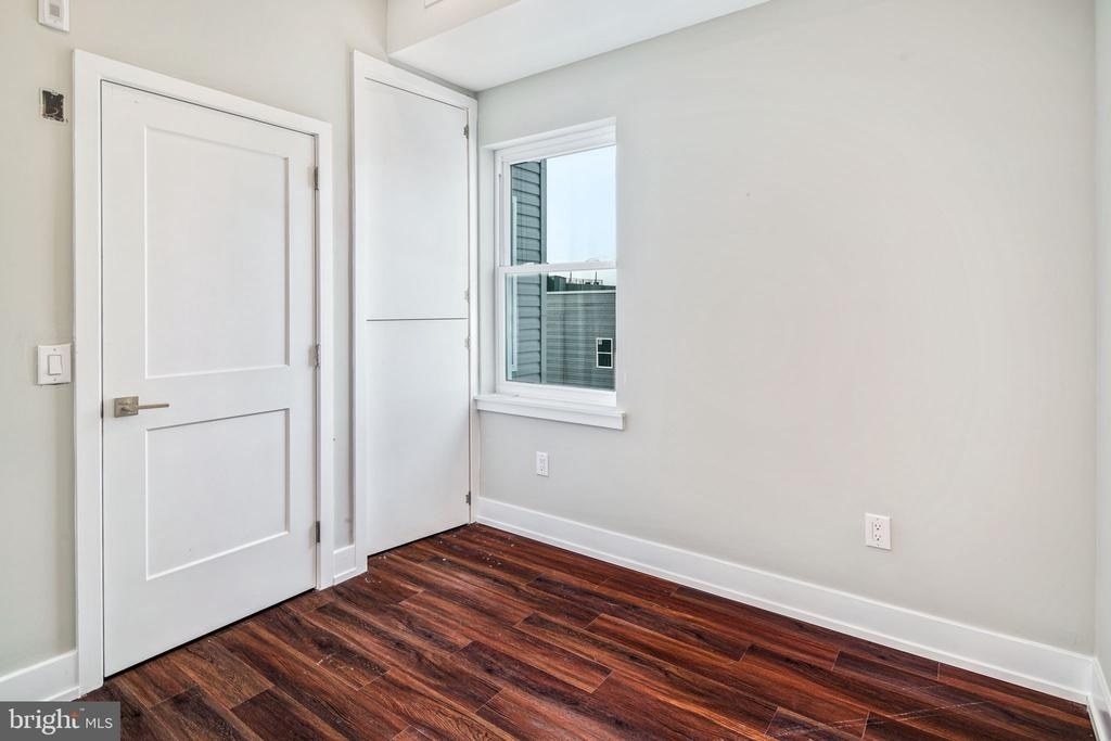 1527 Ridge Avenue - Photo 15