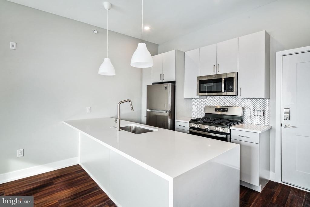 1527 Ridge Avenue - Photo 11