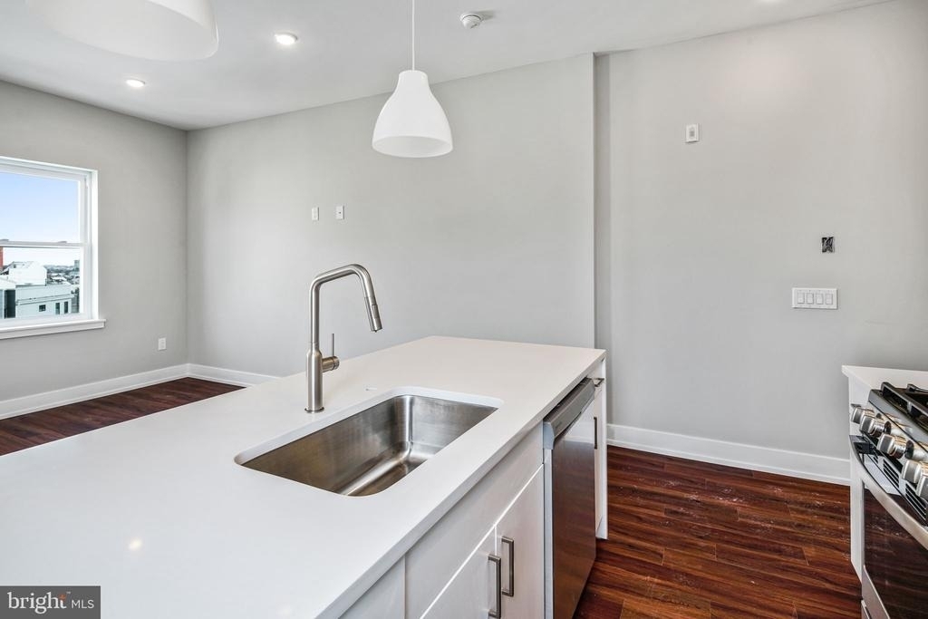 1527 Ridge Avenue - Photo 10