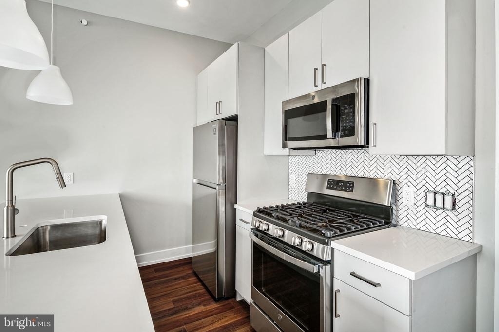 1527 Ridge Avenue - Photo 12