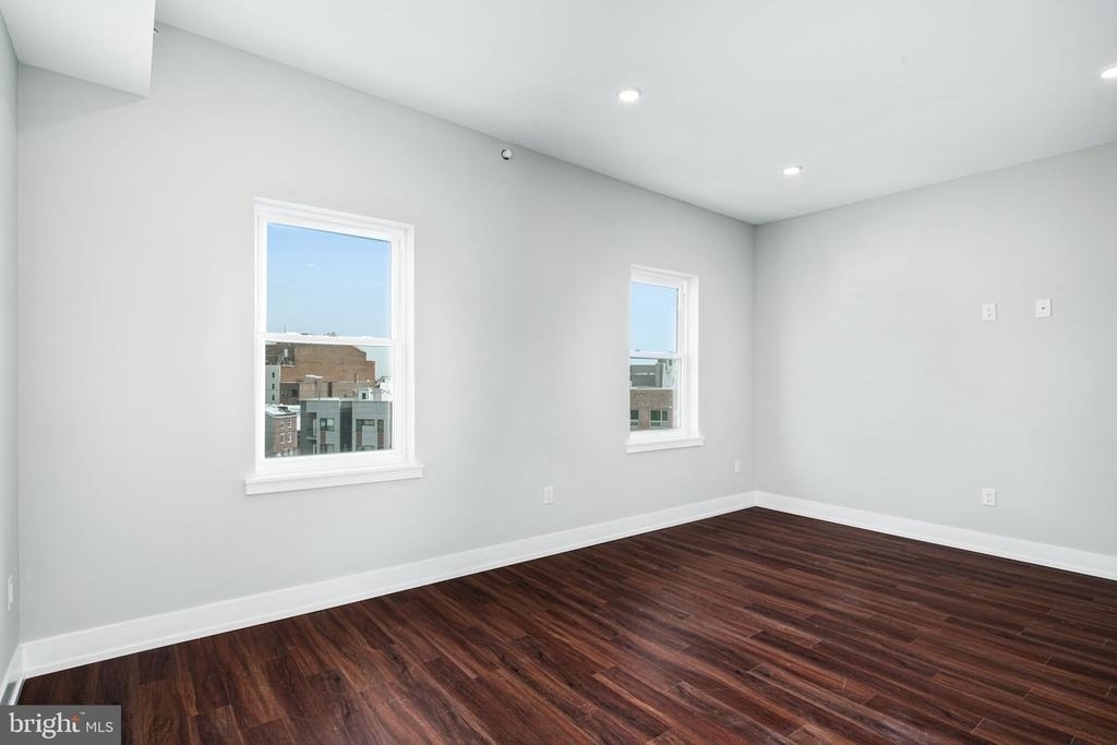 1527 Ridge Avenue - Photo 13