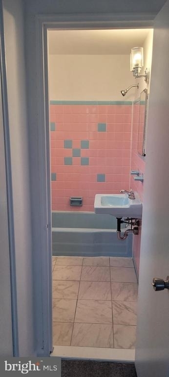 7712 Watson Street - Photo 6