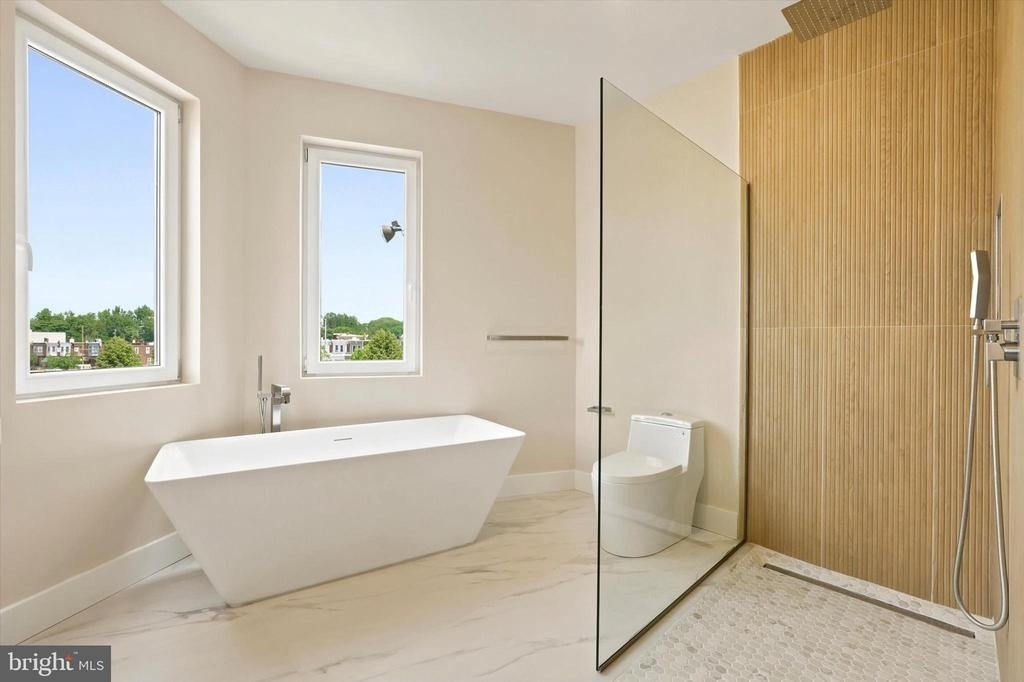 2440 E Harold Street - Photo 11