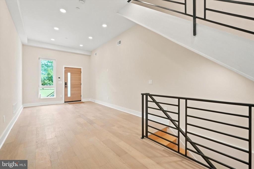 2440 E Harold Street - Photo 2