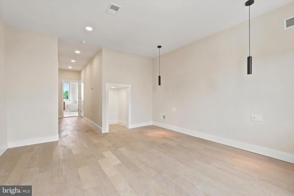 2440 E Harold Street - Photo 10
