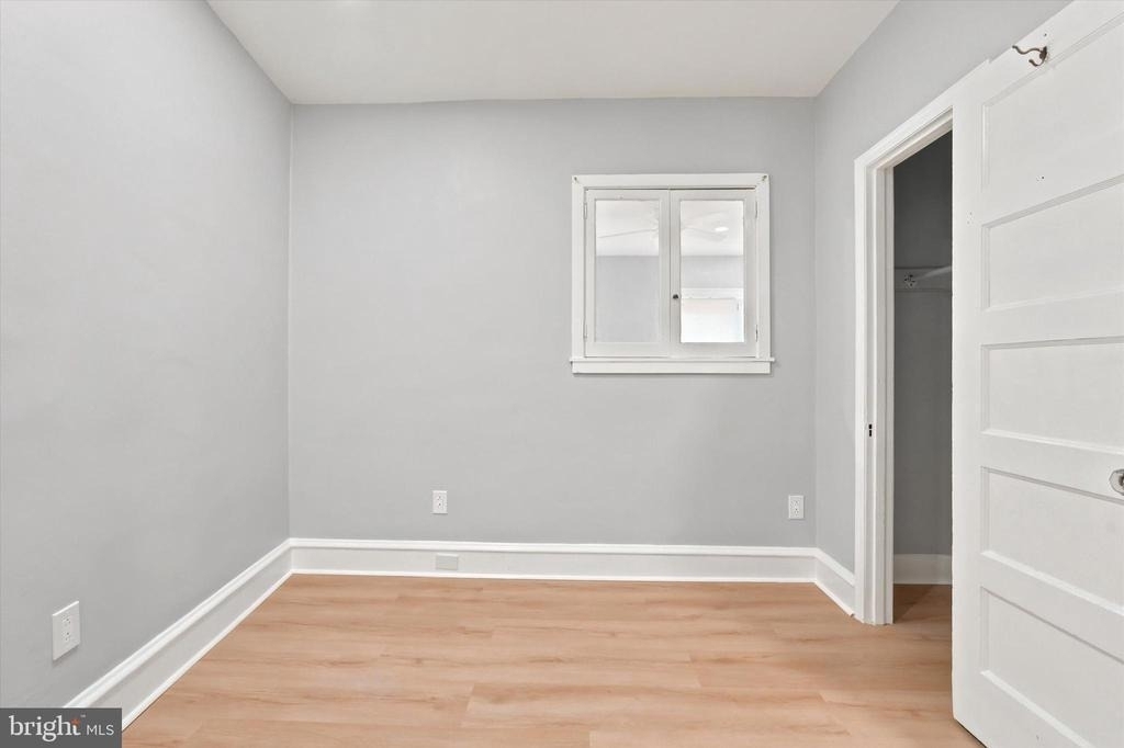 5548 Ridge Avenue - Photo 7