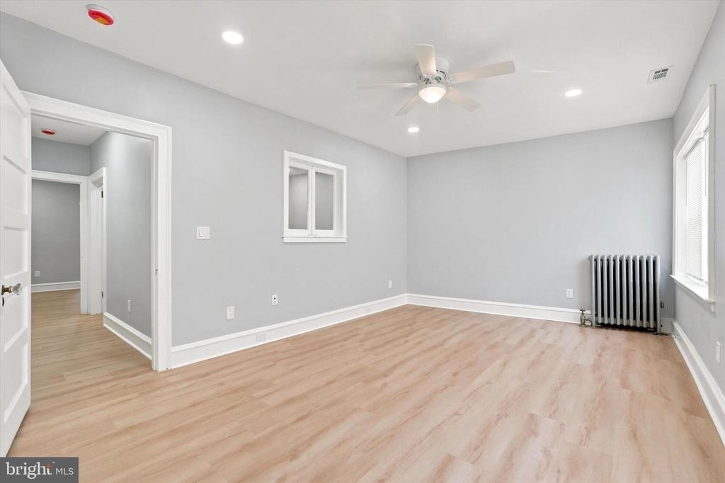 5548 Ridge Avenue - Photo 10