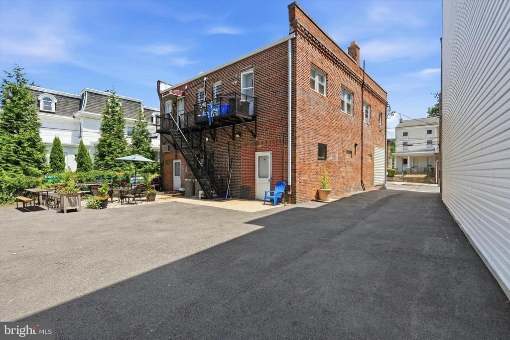 5548 Ridge Avenue - Photo 13