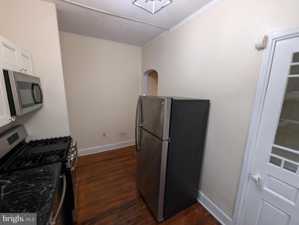 304 W School House Lane - Photo 4