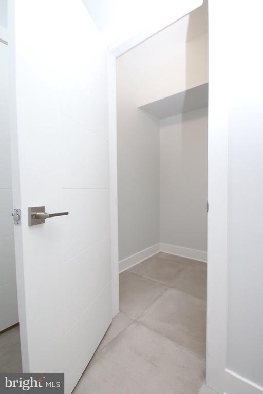 810 N Uber Street - Photo 29