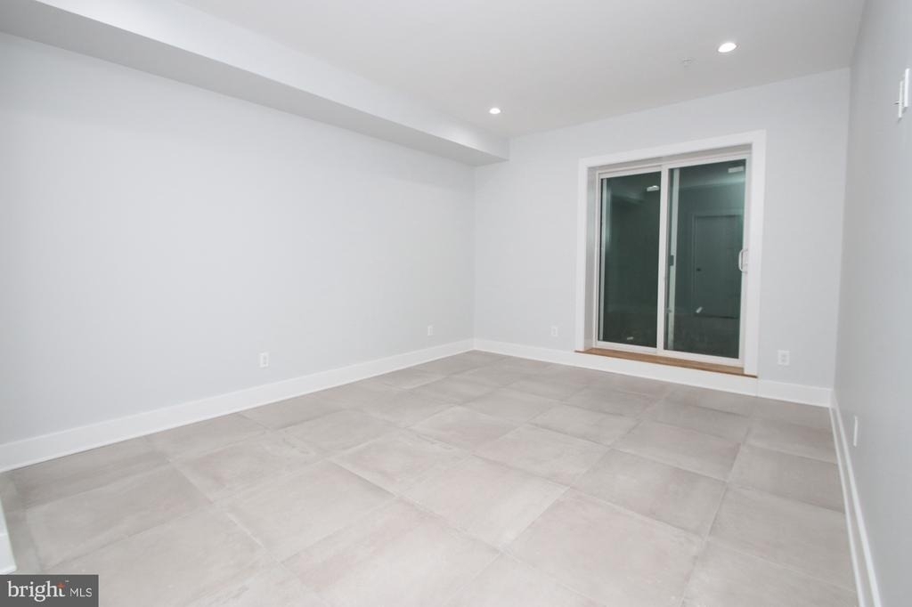 810 N Uber Street - Photo 26
