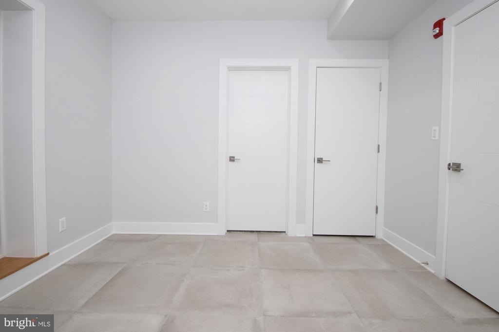 810 N Uber Street - Photo 20