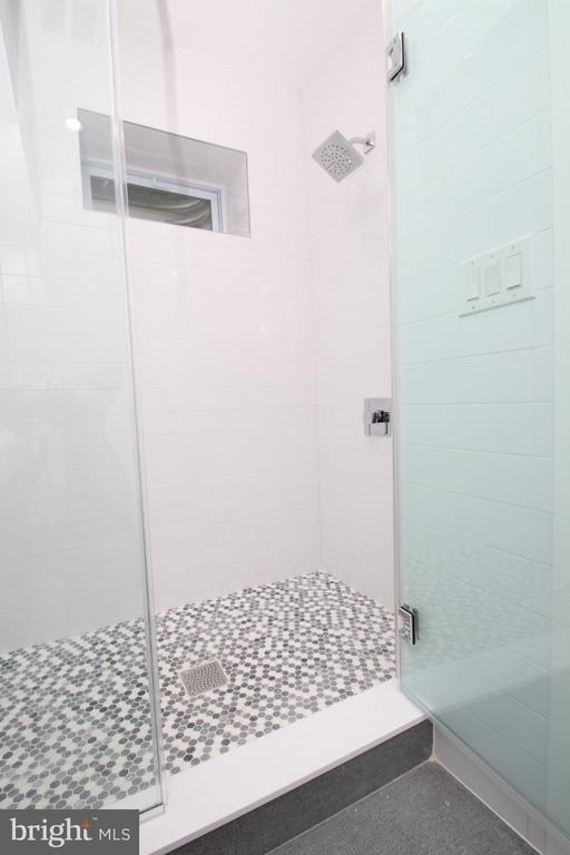 810 N Uber Street - Photo 32