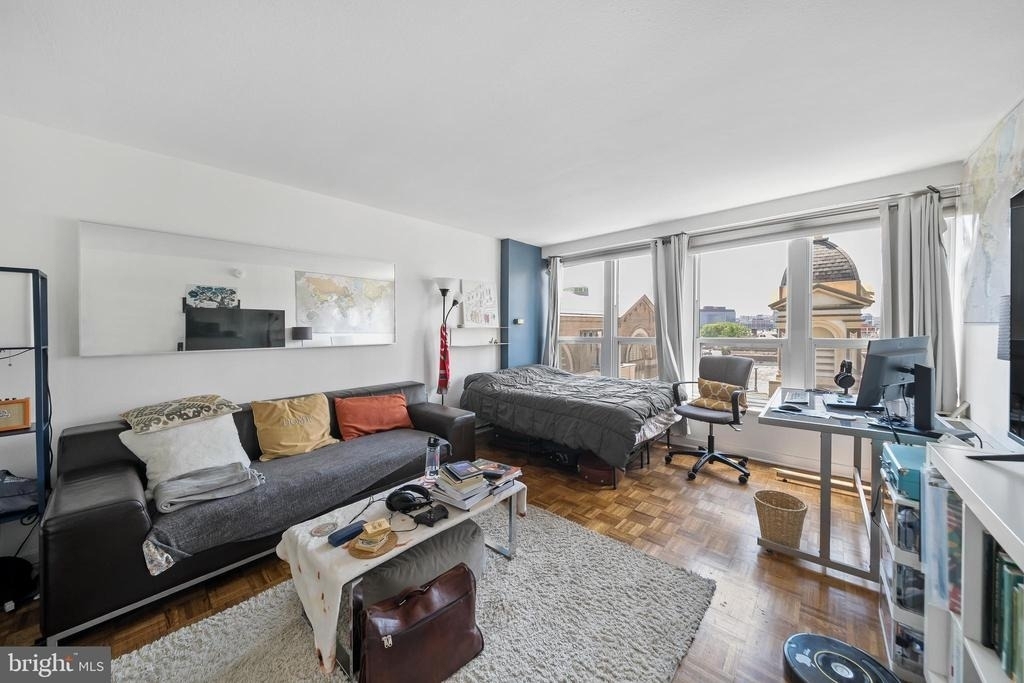 224 W Rittenhouse Square - Photo 0