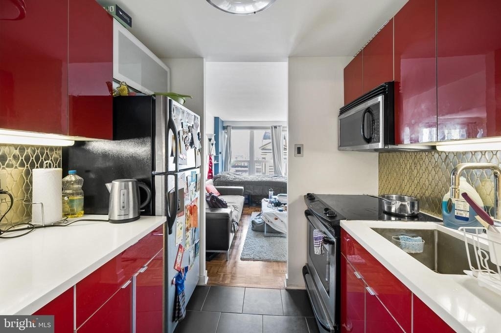 224 W Rittenhouse Square - Photo 3