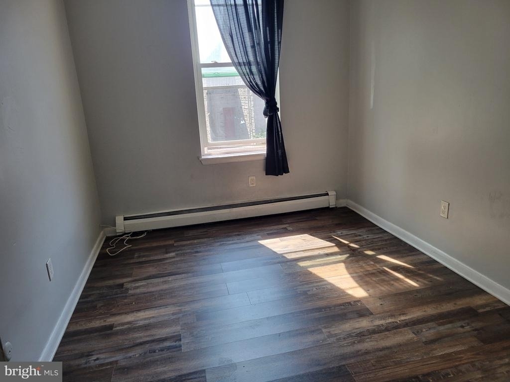 607 Swede Street - Photo 2