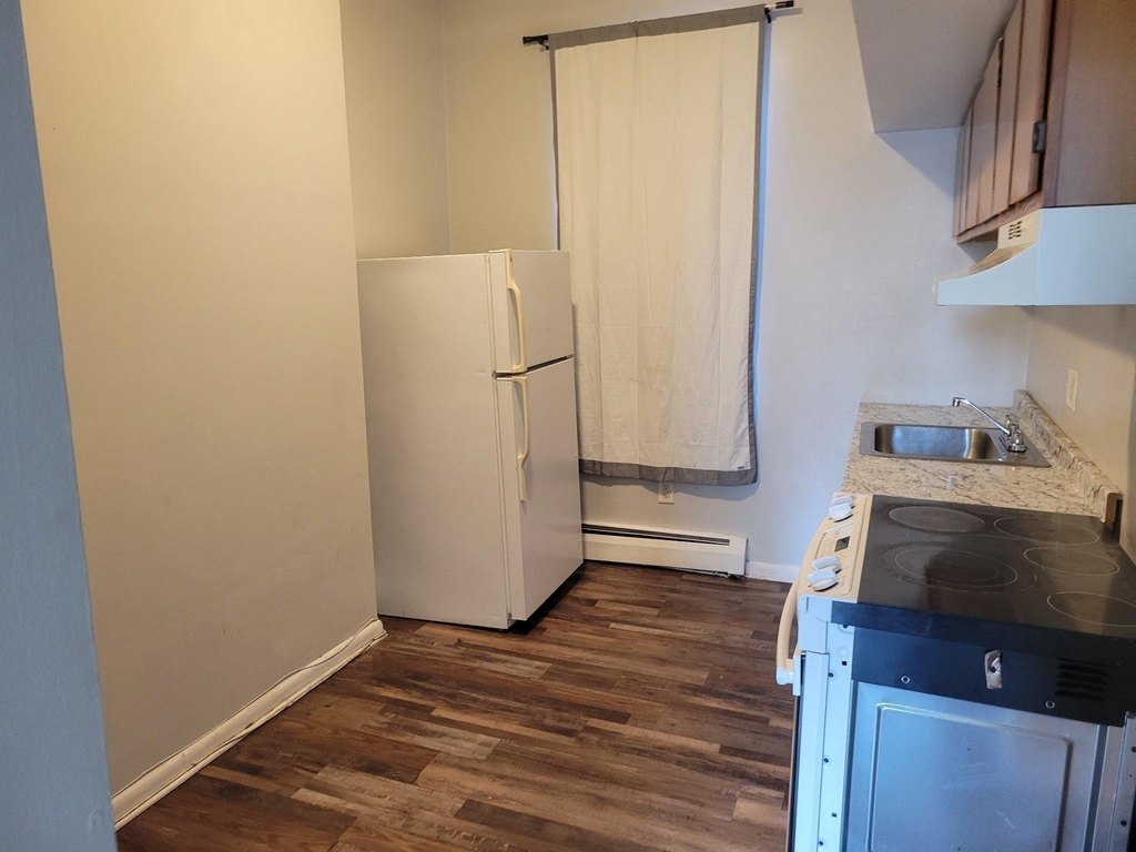 607 Swede Street - Photo 1