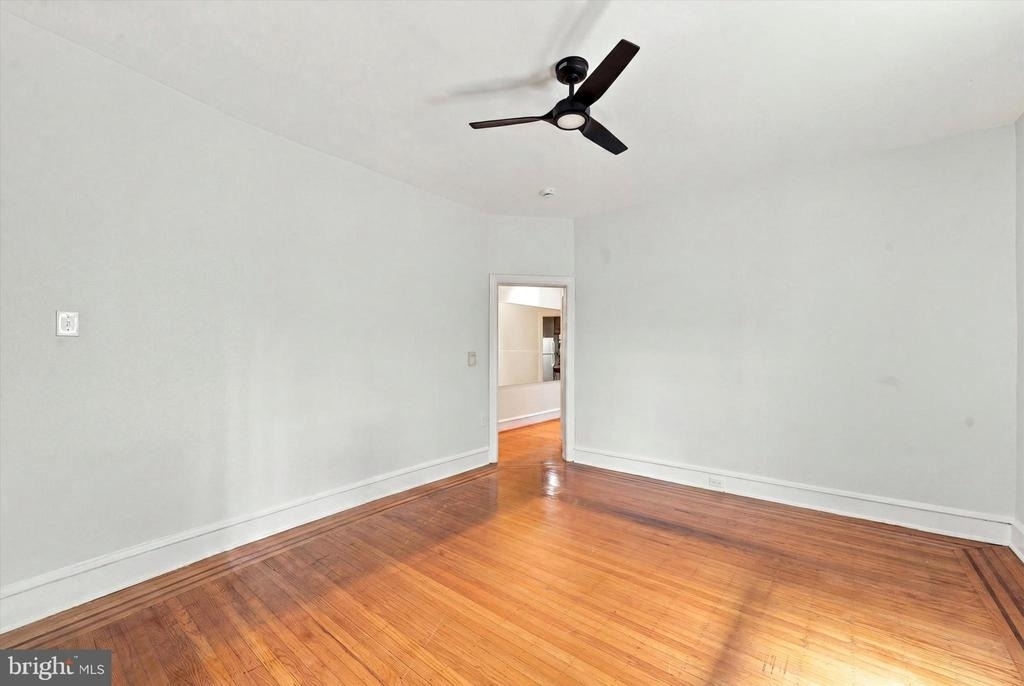 1 W Athens Avenue - Photo 5